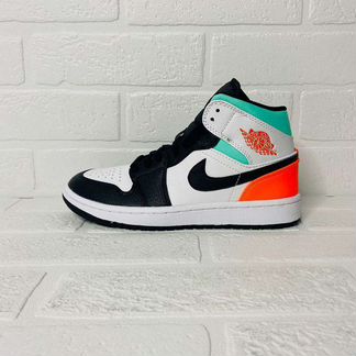 Кроссовки Nike Air Jordan 1