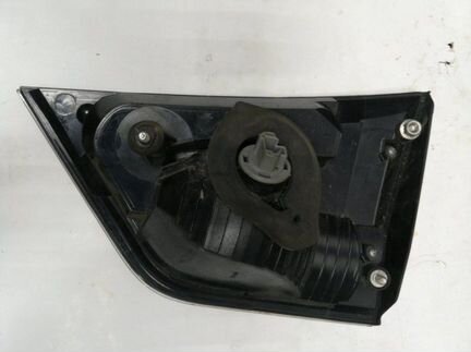 Фонарь внутренний задний левый Mitsubishi