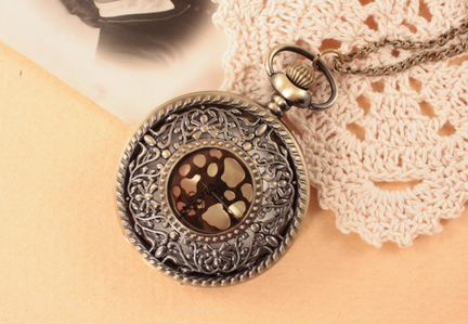 Часы-подвеска №32 Цветочная филигрань