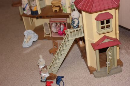 Дом Sylvanian Families с игрушками