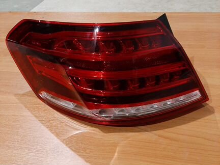 Mercedes E212 rest L фонарь