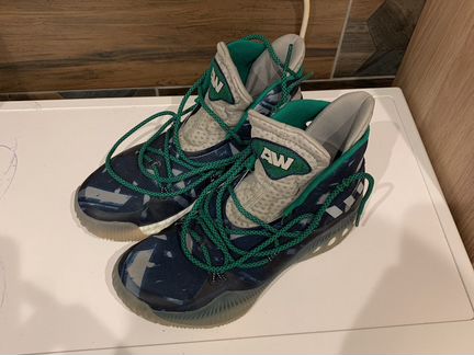 Баскетбольные кроссовки adidas