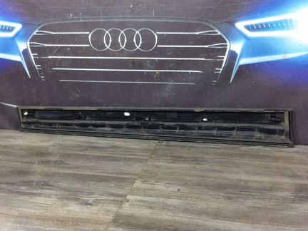 Молдинг передней двери Ауди Q5