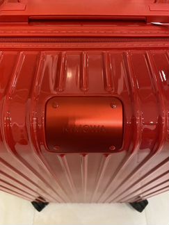 Самый топовый чемодан rimowa